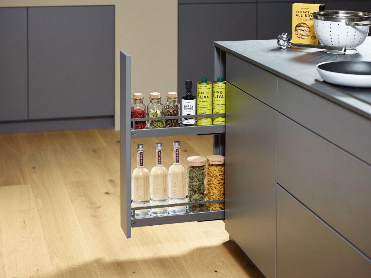 Narrow pull-out spice rack
