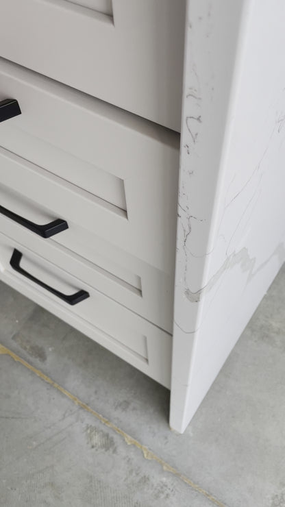 Armoire de cuisine du bas 3 tiroirs (24''L)